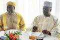 Le chef de la communauté musulmane, Abdu Razzaq et le premier ministre, Raymond Ndond Sima, le 10avril 2024. © GabonReview