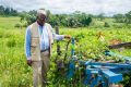 Le Premier ministre, Raymond Ndong Sima, sur le site de Sotrader, le 12 avril 2024. © Presse Primature