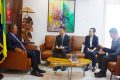 Le ministre du Tourisme et de l’Artisanat, Pascal Ogowe Siffon échangeant avec la délégation chinoise, le 30 mai 2024. © Min. du Tourisme