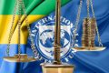 Au Gabon, «les perspectives économiques dépendront de la capacité des autorités à faire
face aux risques, à corriger la position budgétaire…». © GabonReview (Montage)