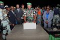 Brice Clotaire Oligui Nguema procédant à la pose de la première pierre de la stèle dédiée à Feu Nyonda Makita, le 12 juillet 2024 à Mabanda. © Com. présidentielle