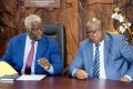 Le Premier ministre, Raymond Ndong Sima et le ministre de l’Enseignement supérieur, le Pr Hervé Ndoum Essingone, le 3 juillet 2024. © Presse Primature