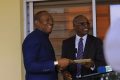 François Ndong Obiang (droite) a retiré à Guy Roger Aurat Reteno (gauche) le titre de président par intérim de Réagir. © D.R.