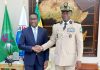 Brice Clotaire Oligui Nguema et Amadou Hott, le 17 février 2025 à Libreville. © Communication présidentielle