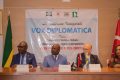 Les officiels à la conférence sur les acquis, les enjeux et les perspectives de coopération Gabon-Türkiye  à l’Hôtel de ville de Libreville, le 9 mai 2025. © D.R.