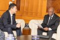 Alexandre Barro Chambrier et Zhou Ping, le 23 mai 2025, à Libreville. © D.R.