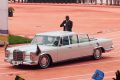 À bord de cette Mercedes-Benz 600 Pullman, Oligui Nguema n’a pas seulement traversé un stade, il a traversé le temps. © D.R.