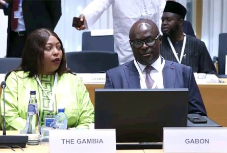 Le ministre gabonais des Affaires Étrangères, Michel Régis Onanga M. Ndiaye, participe ce 21 mai 2025 à Bruxelles à la 3e réunion ministérielle Union européenne–Union africaine. © D.R.