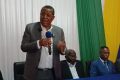 Pr Daniel Ona Ondo expliquant les raisons de leur démission, le 9 mai 2025, à Libreville. © GabonReview