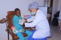 Prélèvement d’un drépanocytaire pour des examens médicaux. © D.R.