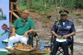 Le ministre du Tourisme, Pascal Ogowe Siffon, et le Commandant en chef des Forces de Police nationale, le général Serge Hervé Ngoma, le 13 juin 2025, à l’Arboretum Raponda Walker. © GabonReview