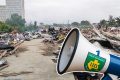 Face aux gravats de Plaine-Orety, l’Union Nationale appelle à une réponse parlementaire et humanitaire. © Pyramidmediasgabon/montage GabonReview