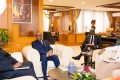 Alexandre Barro Chambrier en entretien avec le président du projet CAPS, le 17 juillet 2025 à Libreville. © Communication gouvernementale