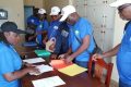 Les agents s’activant dans le cadre de leur mission de contrôle dans l’Ogooué-Maritime. © D.R.