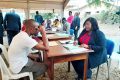Les candidats déposant leurs dossiers en vue du concours de recrutement des magistrats et greffiers. © AGP