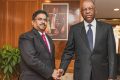 Le vice-président du gouvernement gabonais, Alexandre Barro Chambrier, accueillant le diplomate Velegaleti Samuel David Surendra le mardi 15 juillet 2025. © D.R.