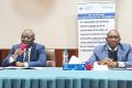 Le président de l’APDPVP, Dominique Ledaga et son vice-président face aux responsables des partis politiques, le 17 juillet 2025. © GabonReview