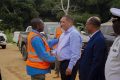 Le ministre des Travaux publics et de la Construction, Edgard Moukoumbi, sur les chantiers des routes Ndéndé–Tchibanga et Tchibanga–Mayumba. © D.R.