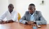 Sosthène Nguema Nguema et le délégué spécial de de la ville d’Oyem, Jean Christophe Owono Nguema face aux responsables des entreprises. © D.R.