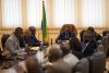 Le ministre Edgard Moukoumbi (au milieu) recevant en audience le PDG de Petro Gabon, Jean-Baptiste Bikalou (à gauche du ministre), venu présenter le projet de centre de stockage de gaz butane à Owendo. © Facebook/EquipementGouvGa