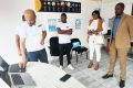 Le fondateur d’ACTE, Yoan Anguilet, expliquant les innovations au sein de l’ONG, le 31 juillet 2025. © GabonReview