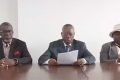 Le président de la CNR, le professeur Vincent Moulengui Boukossou, et quelques membres du groupe, le 25 août 2025, à Libreville. © GabonReview/Capture d’écran