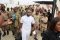 Le Lieutenant Kelly Ondo Obiang et les adjudants Estimé Bidima Manongo et Dimitri Nzé Minkom raccompagnés à la sortie de la prison centrale de Libreville. © GabonReview
