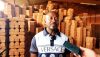 Maurice Mokube, chef d’atelier production des briques de terre, le 1er août 2025 à Oyem. © GabonReview (Capture d’écran)
