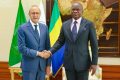 Brice Clotaire Oligui Nguema et Mohammed Bouzoubaa, président-directeur général de TGCC, le 8 août 2025, à Libreville. © Communication présidentielle