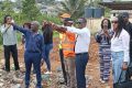 À la veille de la célébration de la fête de l’indépendance, le 14 août 2025, le ministre du Pétrole et du Gaz, Sosthène Nguema Nguema, a effectué une visite d’inspection à Oyem. © GabonReview