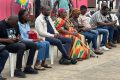 Me Anges Kevin Nzigou, candidat déclaré à la mairie centrale de Libreville, face à la communauté des personnes en situation de handicap de Nzeng-Ayong, le 26 août 2025. © D.R.
