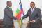 Dr Séraphin Moundounga (à gauche) transmettant le message d'Oligui Nguema à Faustin-Archange Touadéra. © La Centrafrique indépendante