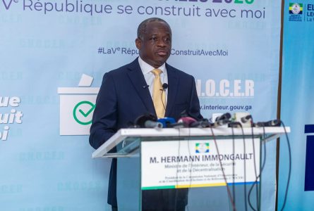 Hermann Immongault s’exprimant, le 16 septembre 2025, à Libreville. © GabonReview