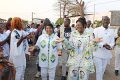 La Secrétaire générale du PDG, Angélique Ngoma (mains ouvertes), lors de sa tournée à Port-Gentil. © GabonReview