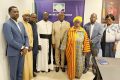 Les confessions religieuses et traditionnelles posant avec le Médiateur, le 2 août 2025. © GabonReview