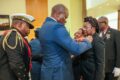Angélique Ngoma décorée par Oligui Nguema, le 13 août 2025. © Communication présidentielle