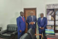 Le ministre de la Justice en compagnie des nouveaux promus, dont les secrétaires généraux entrant et sortant Jacques Lebama et Martin Obandja-Owoula. © GabonReview