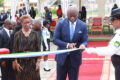 Le président Oligui Nguema procédant à la coupure symbolique du ruban de la station-service Gab’Oil, le 17 novembre 2025. © GabonReview