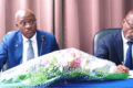 Le ministre de la Communication et des Médias, Paul-Marie Gondjout et le président de la HAC, Germain Ngoyo Moussavou, le 14 novembre 2025. © D.R.