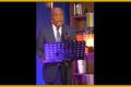 Albert Ondo Ossa sur YouTube : «le putschiste en chef va s’en aller avec tout ce qu’il aura tenté d’instituer par la fraude, le mensonge et la roublardise. […] La luta continua ! Hasta la victoria siempre !» © GabonReview (capture d’écran)