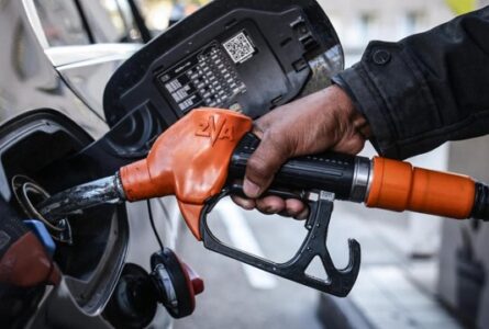 Cette suppression des subventions aurait entraîné une augmentation significative du prix
des carburants, estimée entre 15% et 30%. © D.R.