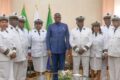 Le chef de l'Etat en compagnie de 8 des 9 gouverneurs, le 12 novembre 2025, à Libreville. © Communication présidentielle