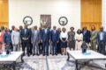 Photo de famille avec les maires élus de Libreville, Akanda et Owendo, le 10 novembre 2025. © Communication présidentielle