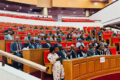 Sur quels fondements juridiques, Régis Onanga Ndiaye et ses collègues ont-ils été autorisés à poursuivre une session officiellement close ? Mystère et boule de gomme… © Assemblée Nationale du Gabon Officiel