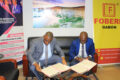 Yvon Capito, Chargé des relations publiques du Groupe Foberd, et le Pr Aristide Edzegue Mendame, directeur général de l’IUSO-SNE, le 4 décembre 2025, à Libreville. © GabonReview
