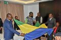 À quelques heures de leur rencontre inaugurale contre le Cameroun, dans le cadre de la première journée du groupe F de la Coupe d’Afrique des nations (CAN) Maroc 2025, les Panthères du Gabon ont reçu, le drapeau tricolore des mains du ministre des Sports par intérim, Simplice Désiré Mamboula. © D.R.
