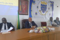 Pascal Houangni Ambouroue, maire de Port-Gentil (au centre), lors de la présentation officielle du document de cadrage et du Comité de pilotage, le 15 décembre 2025. © GabonReview