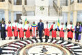 Les juges constitutionnels posant avec le président de la République, le 15 janvier 2025. © D.R.