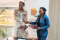 Géraldine Robert et  Dre Stella Ignoumba épouse Mbanda Bakolosso concluant leur partenariat, le 29 janvier 2026. © GabonReview