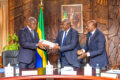 Hermann Immongault, Abdul Kazaq Kambogo et Henri Claude Oyima lors de la passation de charges à la Vice-présidence du gouvernement, le 5 janvier 2025, à Libreville. © D.R.